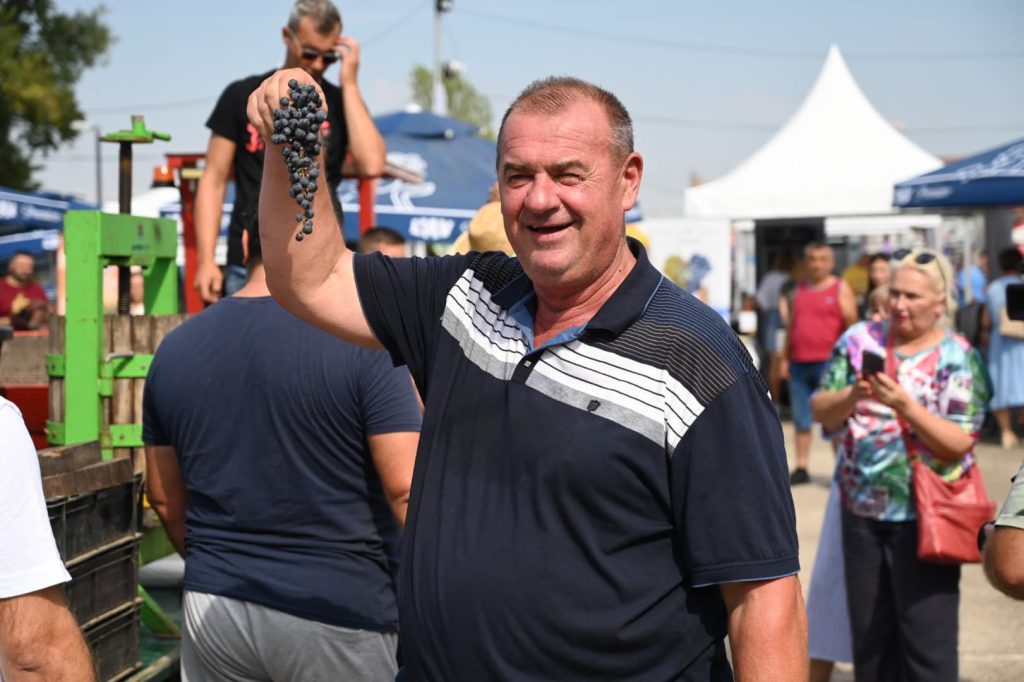 завршени-двадесетосми-баношторски-дани-грожђа