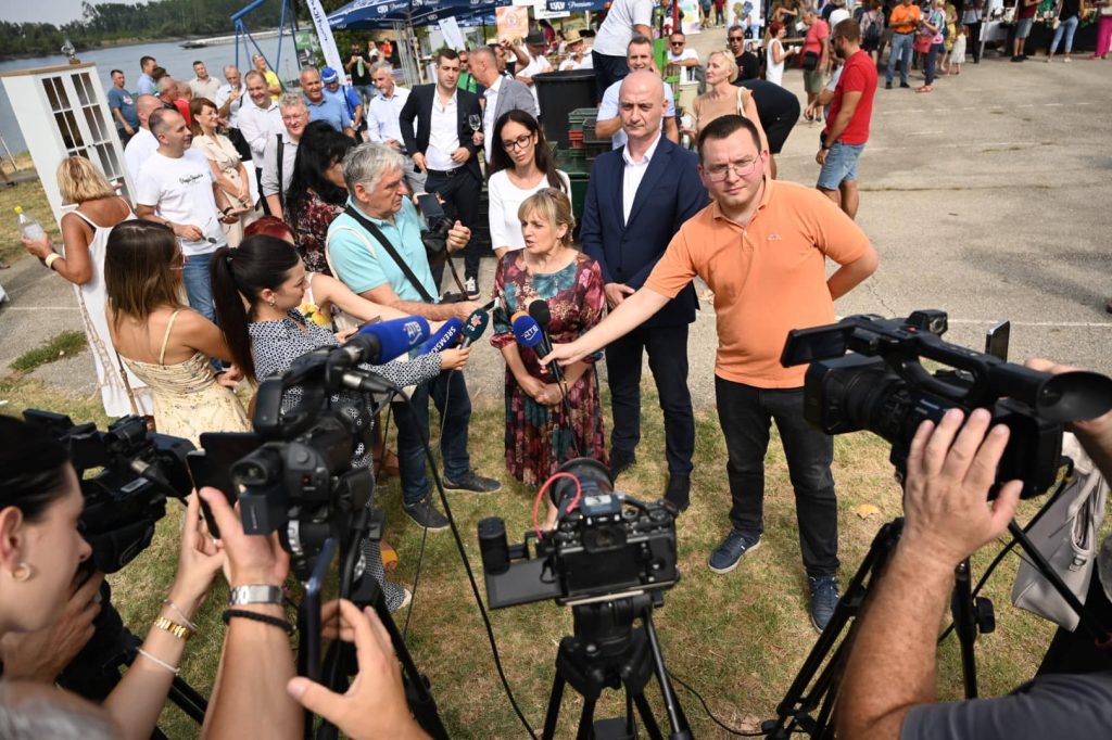 завршени-двадесетосми-баношторски-дани-грожђа