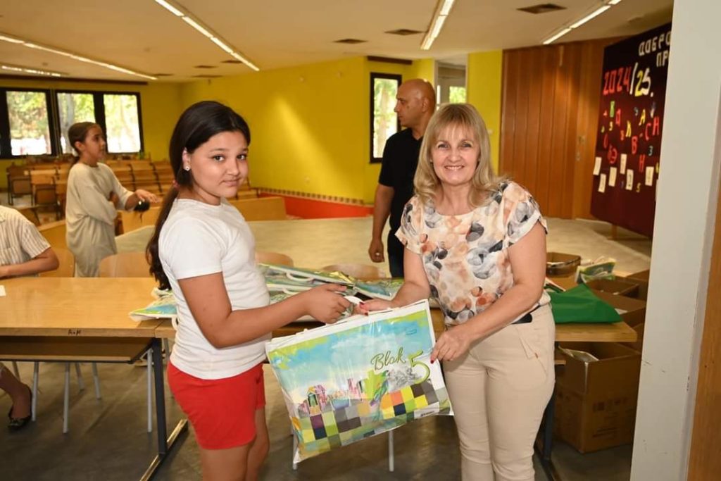 ромским-ученицима-беочину-уручени 