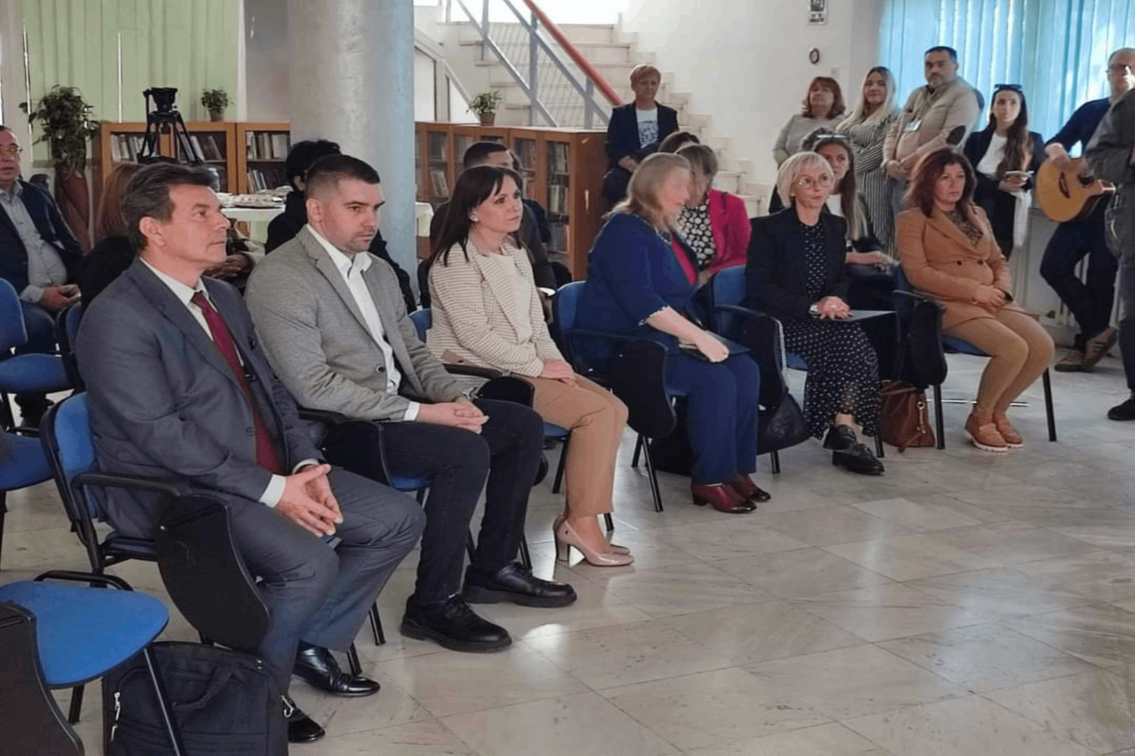 свечано-отворен-реновирани-простор